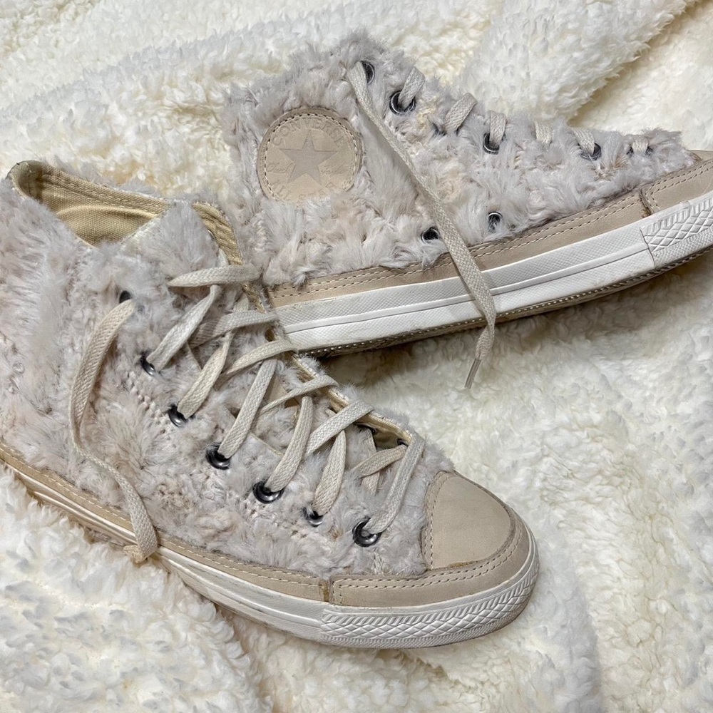 converse ♡ all star sneaker fluffly fur winter cream size 4.5 limited edition